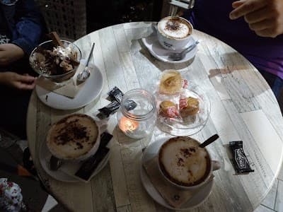 La Terraza atmosphere