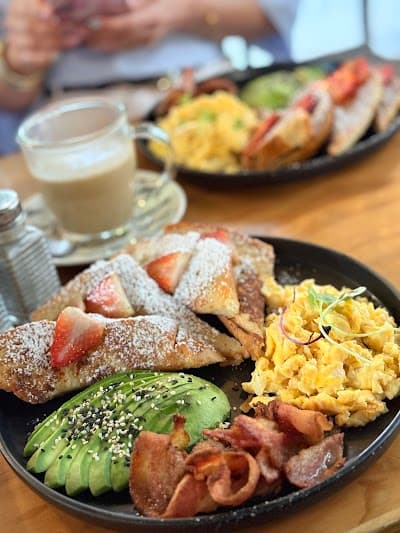Delarte Café & Brunch - Poblado atmosphere