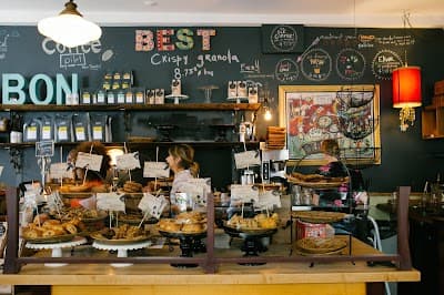 Interior of Olive et Gourmando in QC H2Y 2A7