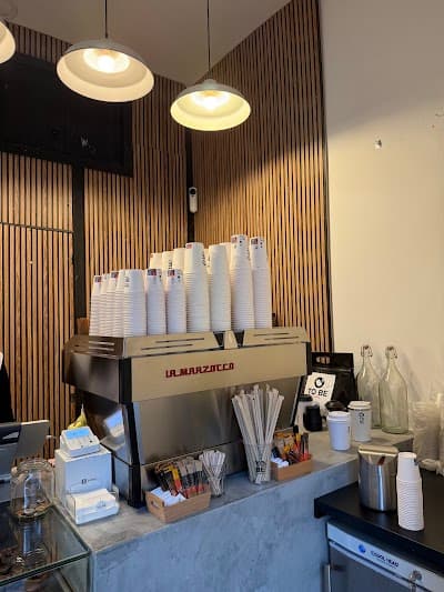 Interior of TO BE Coffee in Madrid