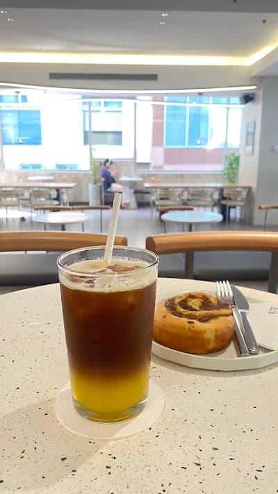 Every Half Coffee Roasters - Trương Định atmosphere