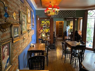 Interior of Wonderland Café in Región Metropolitana