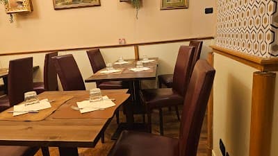 Interior of Mama Eat Milano Missori in Milano MI