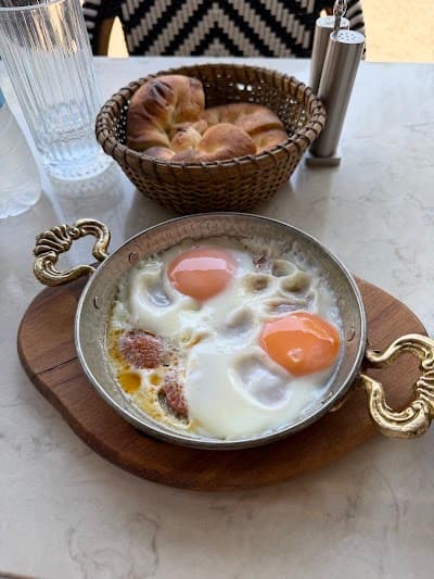 Central Istanbul Cafe & Restaurant atmosphere