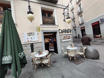 Interior of All Day Brunch by Café & Té in Madrid
