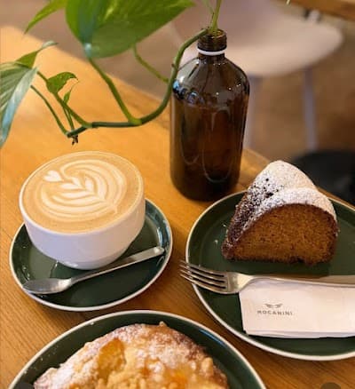Rocanini Coffee Roasters atmosphere