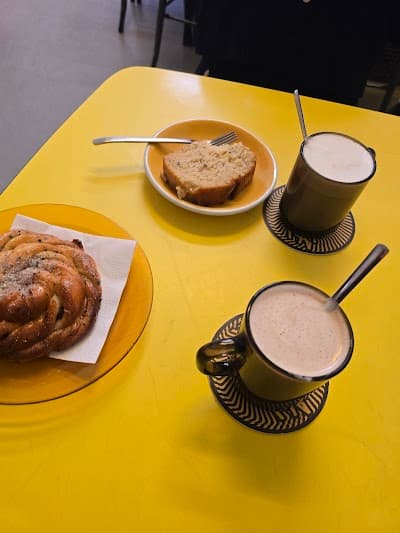 Black & Yellow Coffee bar coffee