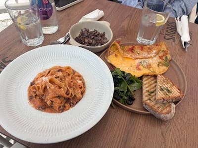 Brunch & Bites Alfama atmosphere