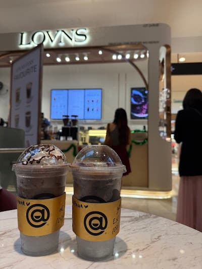 LOVNS COFFEE PAVILION Kuala Lumpur - Best Coffee In Bukit Bintang ( KL ) atmosphere