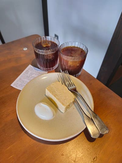 Embankment Coffee atmosphere