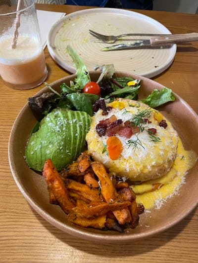 Natif Coffee and Kitchen atmosphere