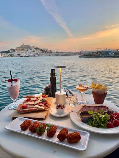 Cappuccino Marina Ibiza atmosphere