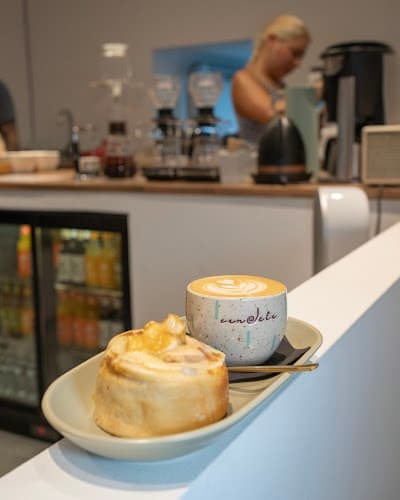 Candela Canela - Best Specialty Coffee & Cinnamon Rolls coffee