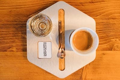 Madness Specialty Coffee atmosphere