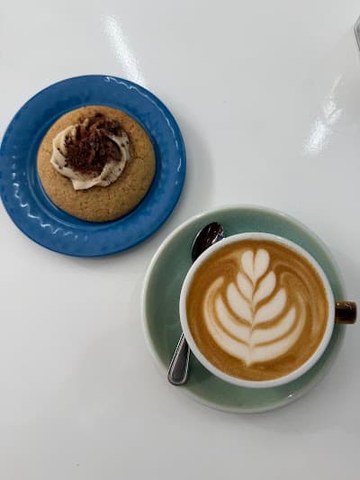 R3 Coffee Miraflores atmosphere