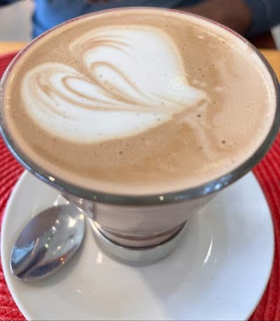 Delis Coffee Shop atmosphere