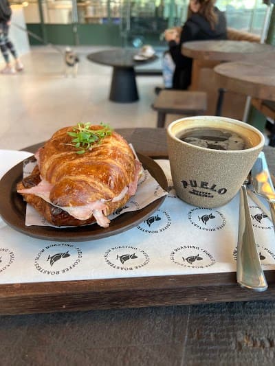 Puelo Coffee Roasters atmosphere