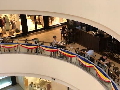 Artisan Coffee Bar atmosphere