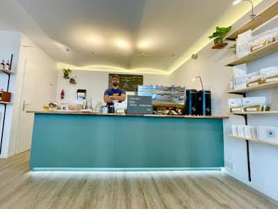Interior of The Good Coffee Society in Wien