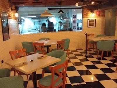 Bistro 702 - La Paz atmosphere