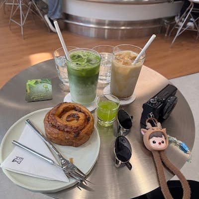 Every Half Coffee Roasters Tu Xuong atmosphere