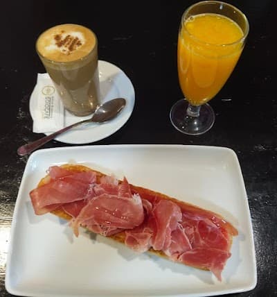 Cafeteria Tu Rinconcito atmosphere