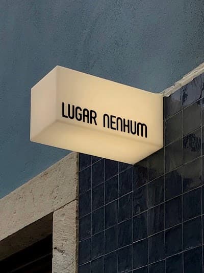 Lugar Nenhum atmosphere