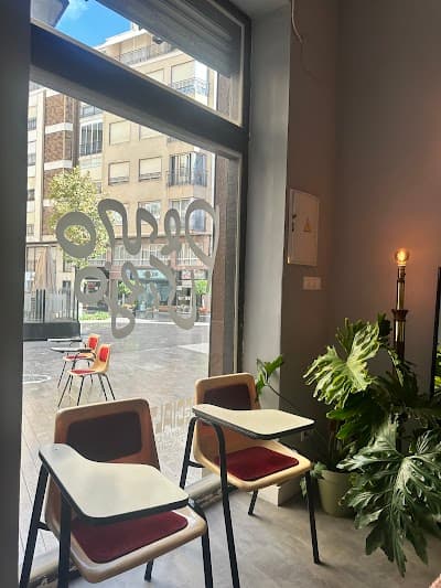 Interior of Perro Viejo Specialty Coffee in 2