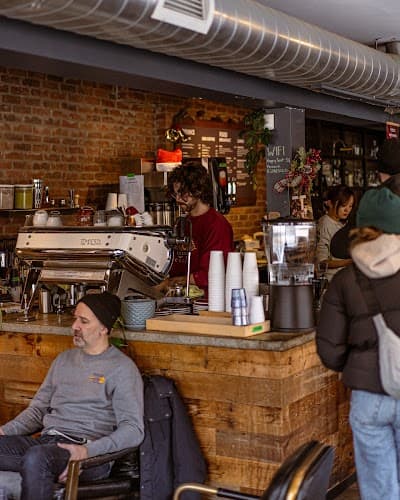 Happy Goat Coffee Co. (Elgin) atmosphere