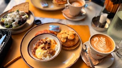 The Brunchers atmosphere