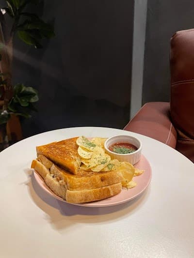 Latitude Bean+Bar atmosphere