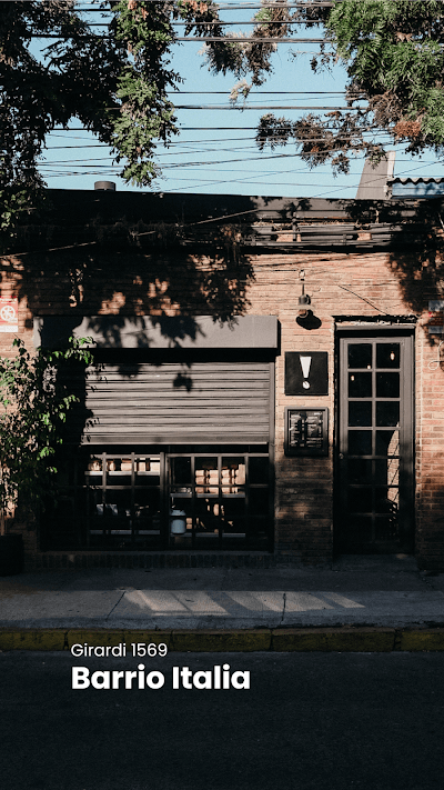Interior of Singular Coffee Roasters in Región Metropolitana