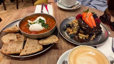 Brunch and The City atmosphere