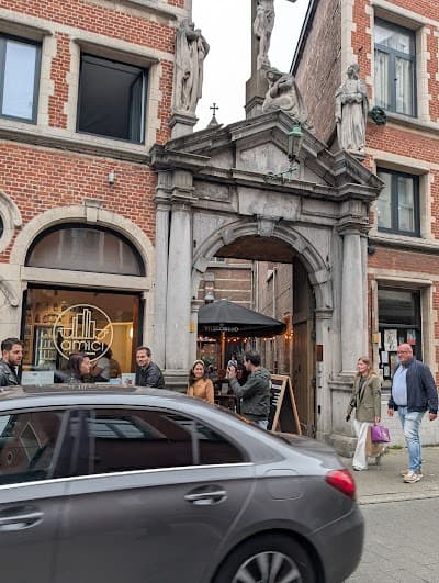 Amici Coffee & Art atmosphere
