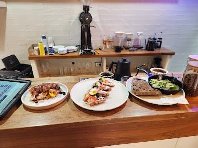 Libertario Coffee Roasters - Calle 70a atmosphere