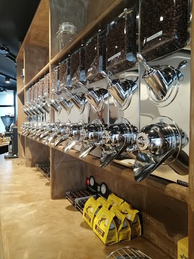 Santos Palace Shop Speciality coffee and tea atmosphere