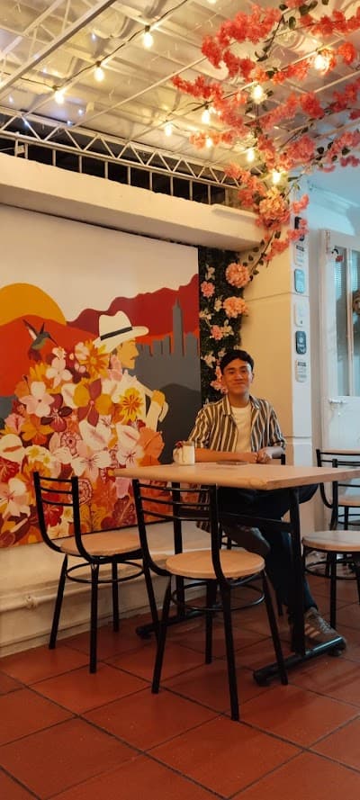 coffee shalom atmosphere