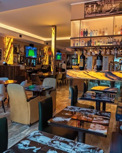 Interior of Wilson Café Porto - Brunch | Restaurant in -124 Porto