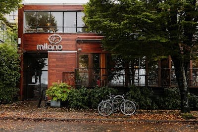Milano Coffee Roasters atmosphere