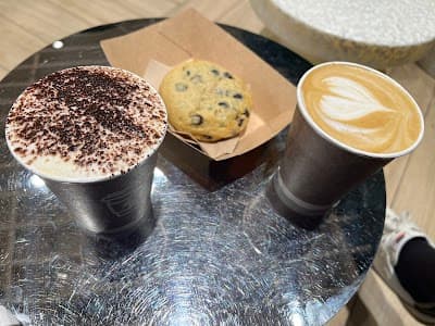 Syra Coffee | H&M atmosphere