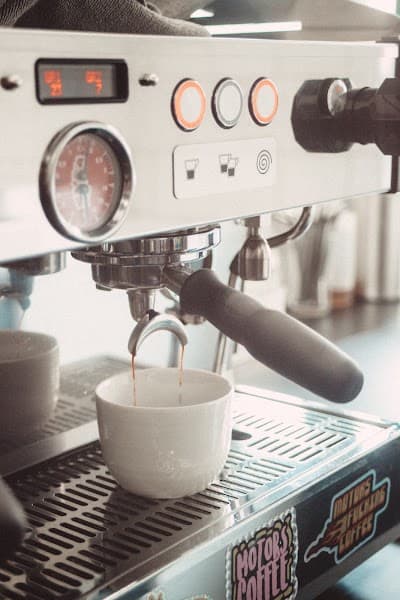 Motors Coffee atmosphere