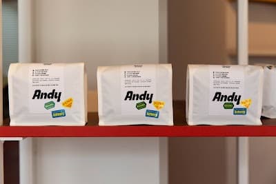 ANDY ROASTERS atmosphere