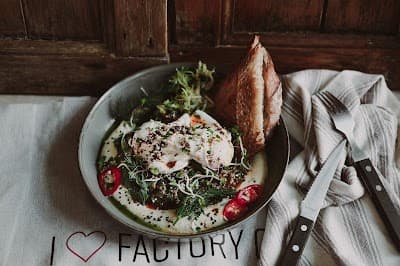 FACTORY GIRL Restaurant atmosphere