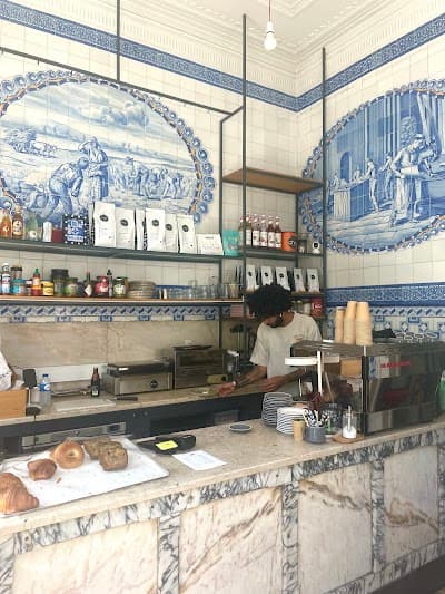 PIM PAM Café - Specialty Coffee, Ceremonial Matcha, Sandwiches, and Pastries atmosphere