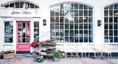 Interior of Salon Des Fleurs in Madrid