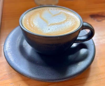 Típica Café - Milla de Oro atmosphere