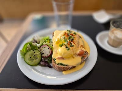 Pals cafe. Specialty coffee and breakfast atmosphere