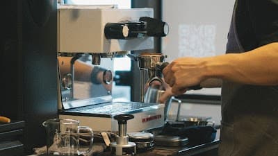 Bridge Coffee Roastery atmosphere