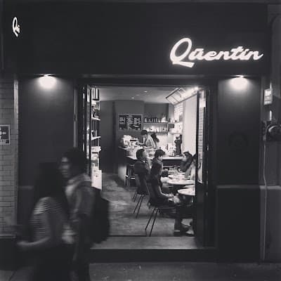 Interior of Qūentin Café in CDMX