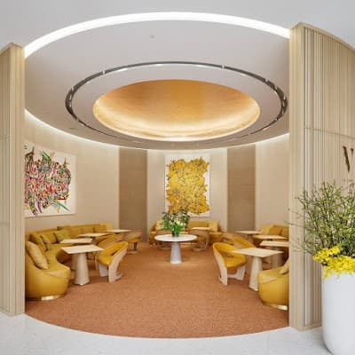 Interior of LE CAFE V in Shinsaibashisuji